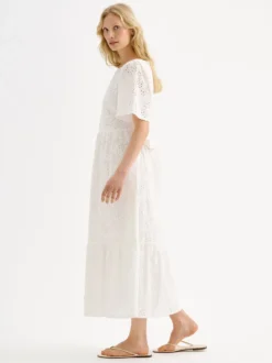 ODETTE kirjailtu pitkä mekko - valkoinen